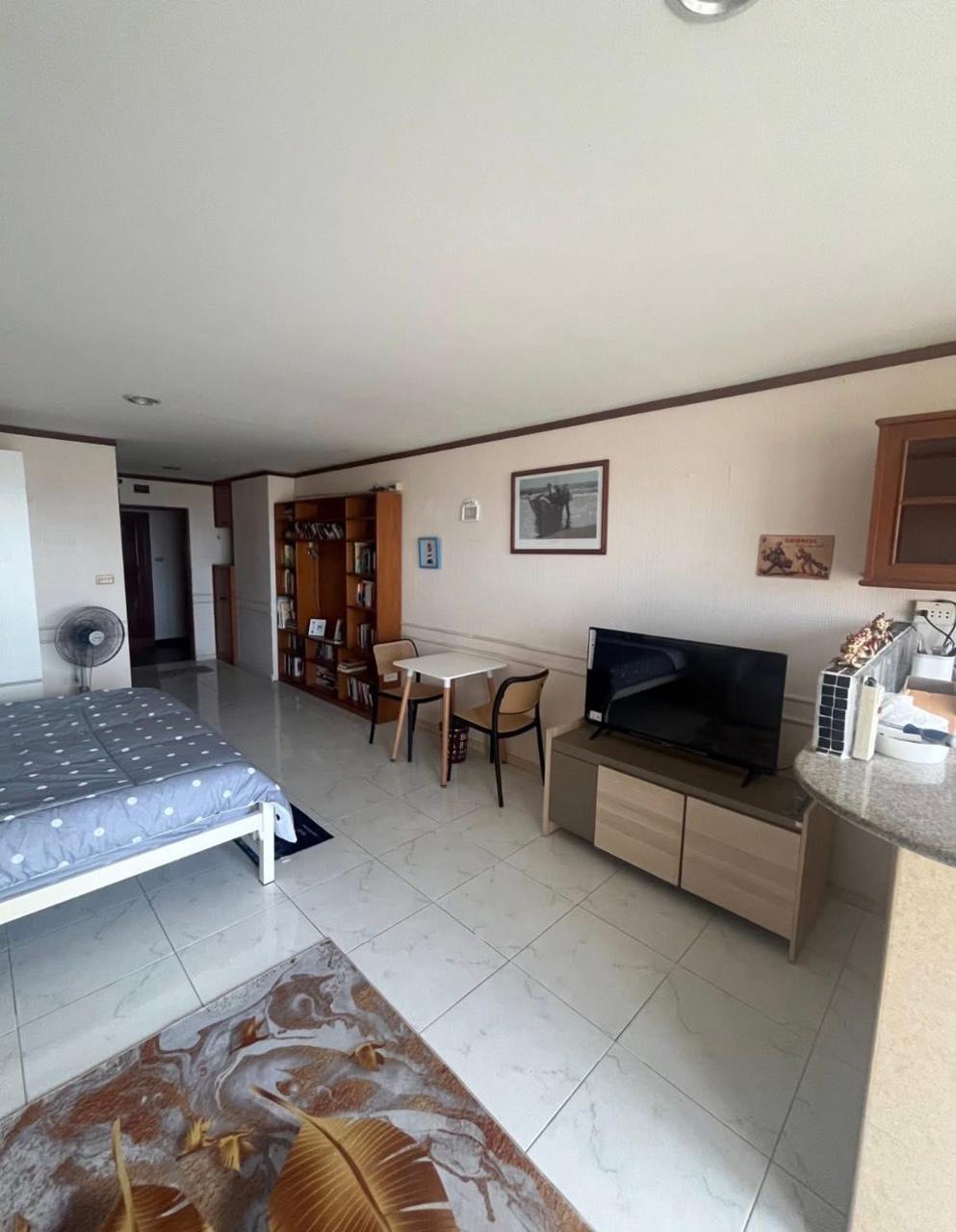 Studio, 42 m² in Pattaya Hill Resort - photo 3