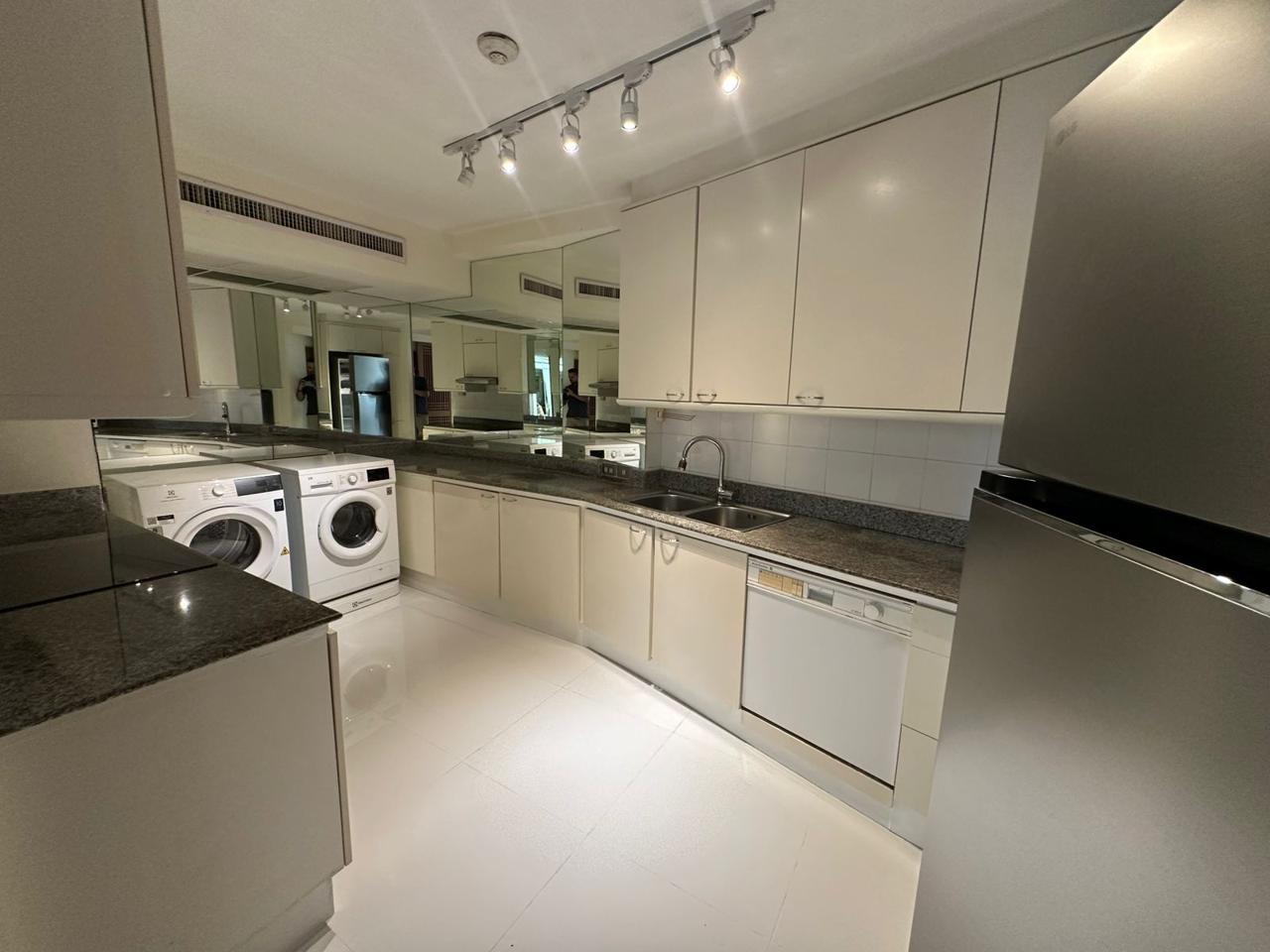 3-bedroom apartment, 189 m² in Royal Cliff Garden - photo 1