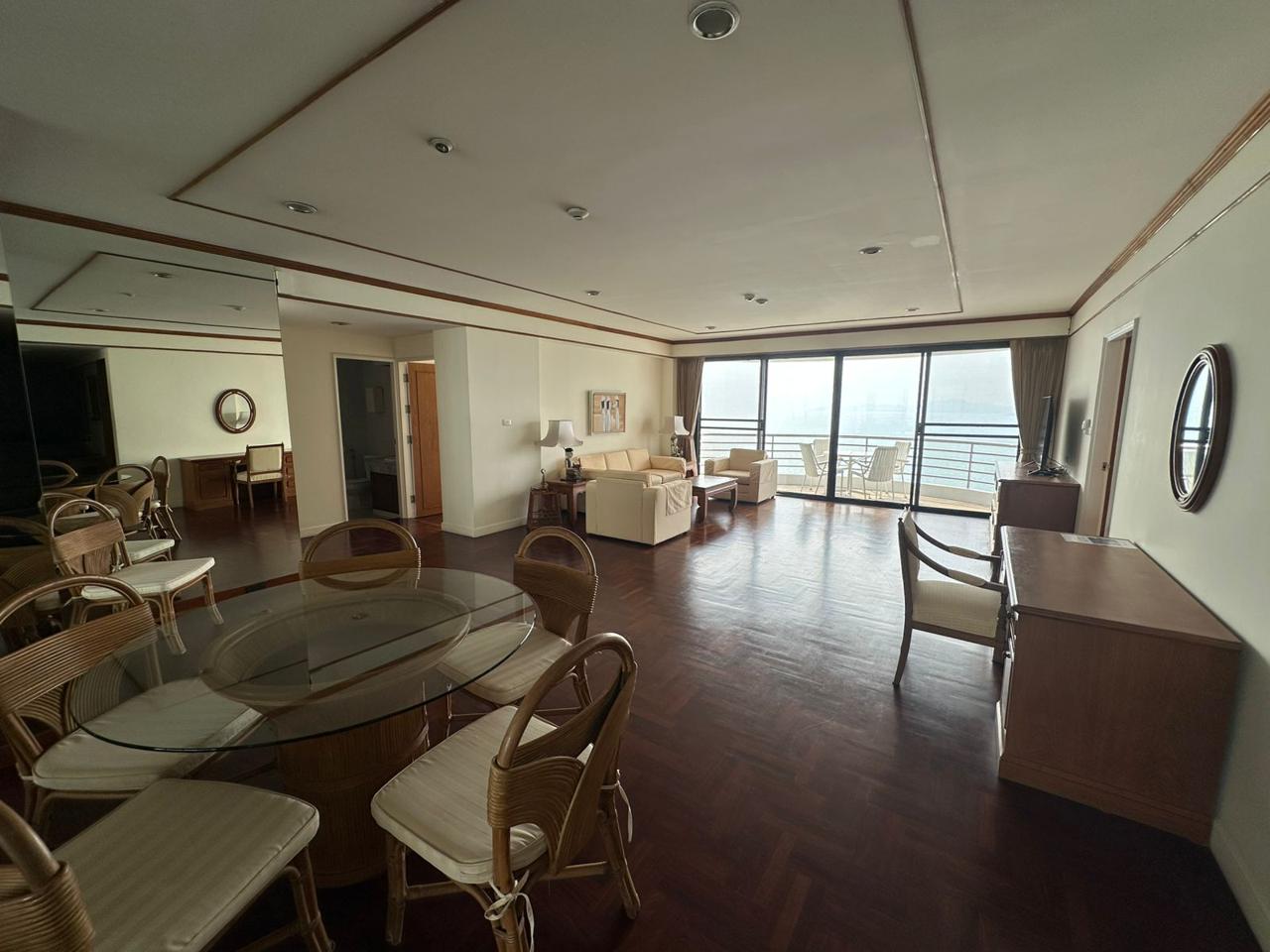 3-bedroom apartment, 189 m² in Royal Cliff Garden - photo 2