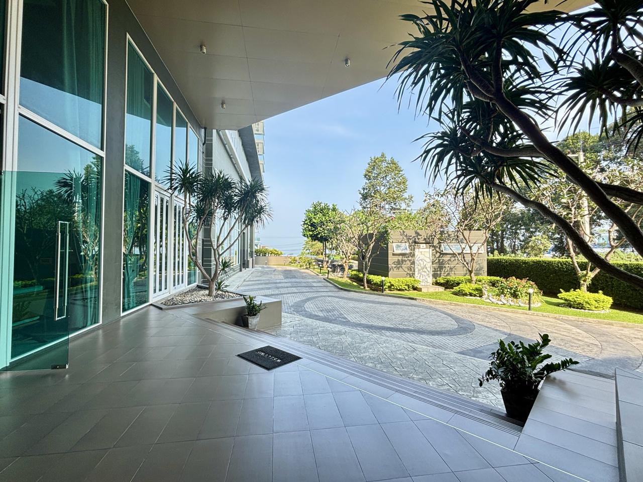 3-bedroom apartment, 136 m² - photo 2