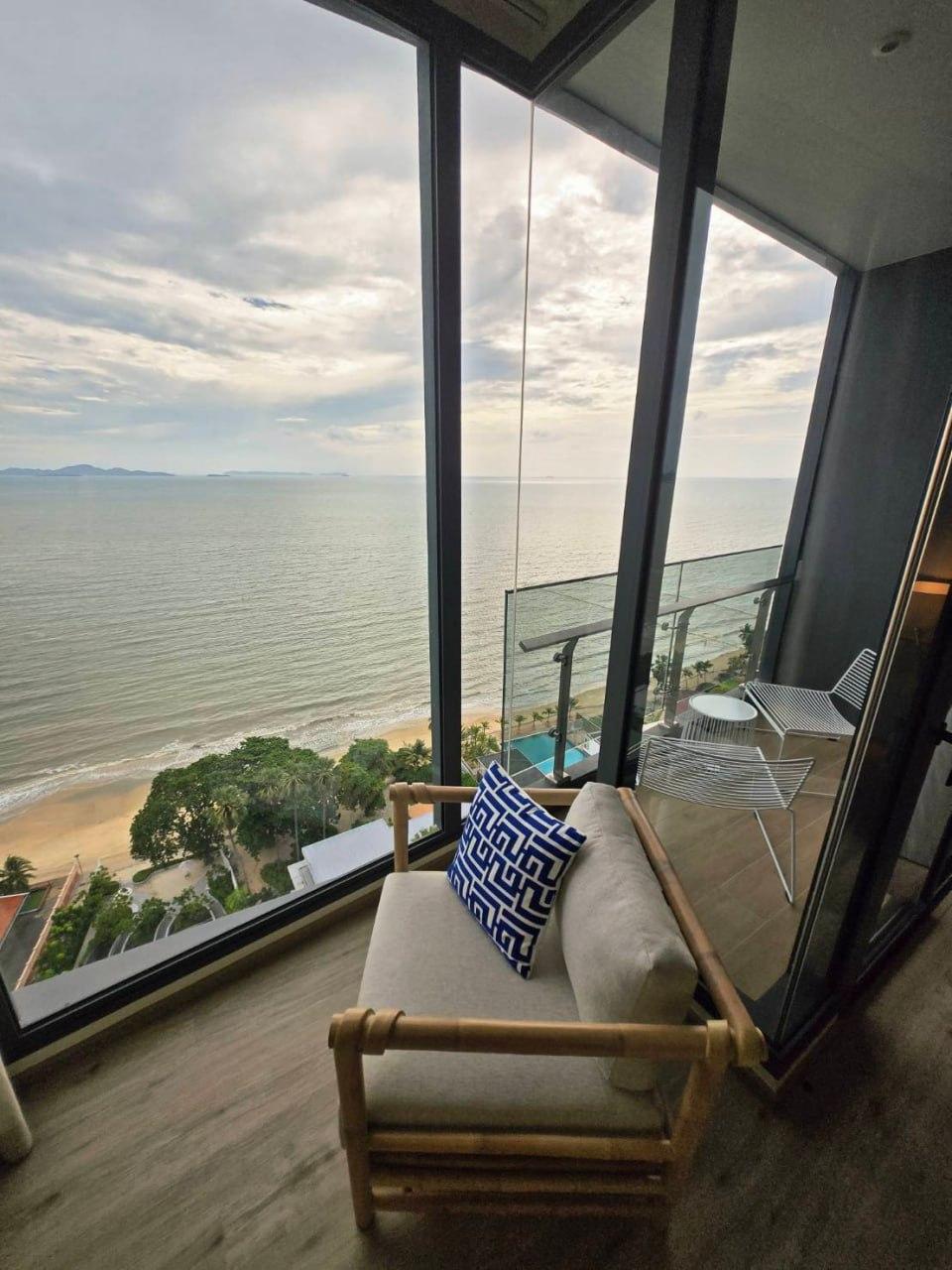 1-bedroom apartment, 38 m² in Arom Wongamat - photo 4