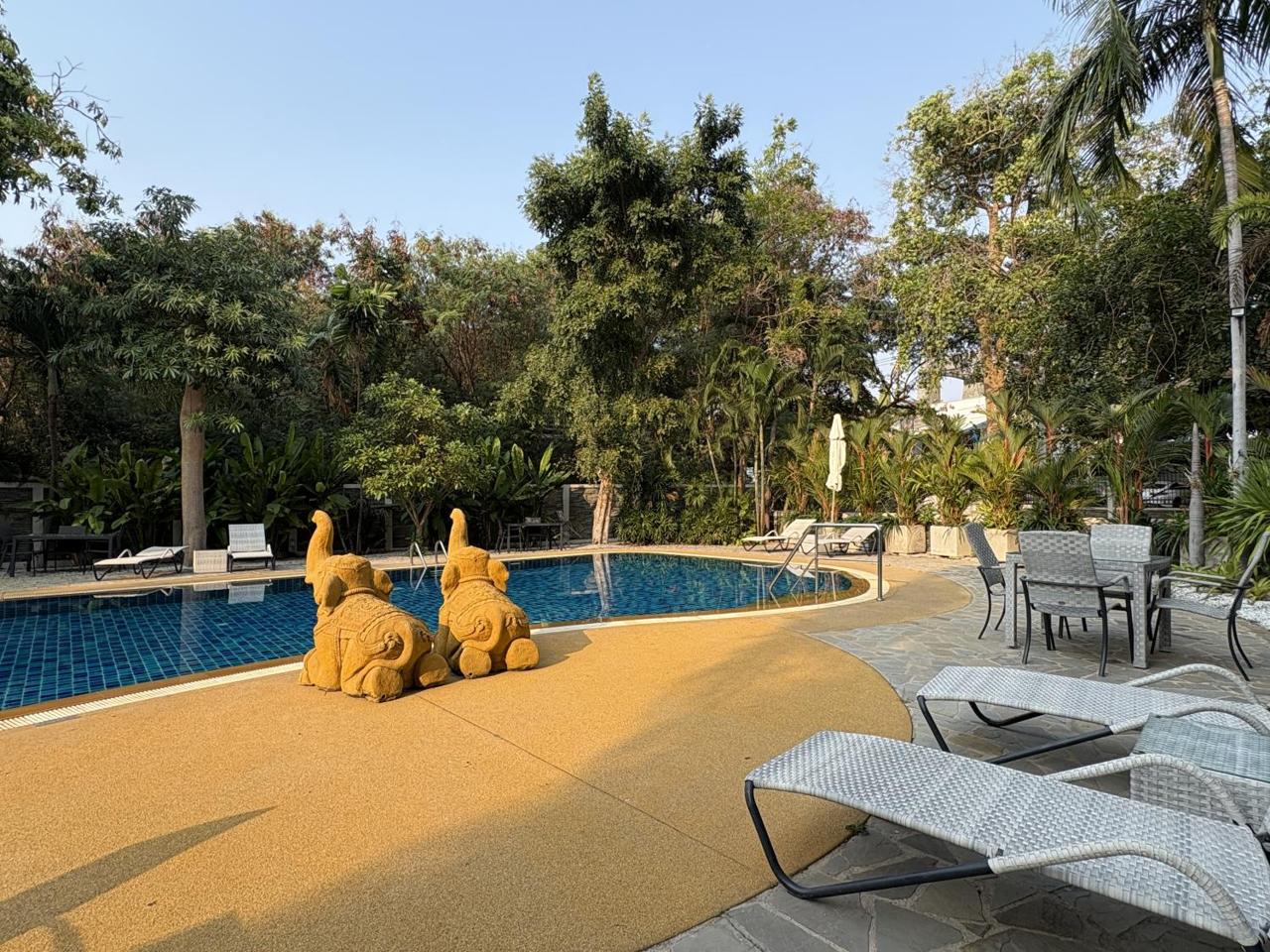 2-bedroom apartment, 143 m² in Ruamchok Condo View 2 - photo 1