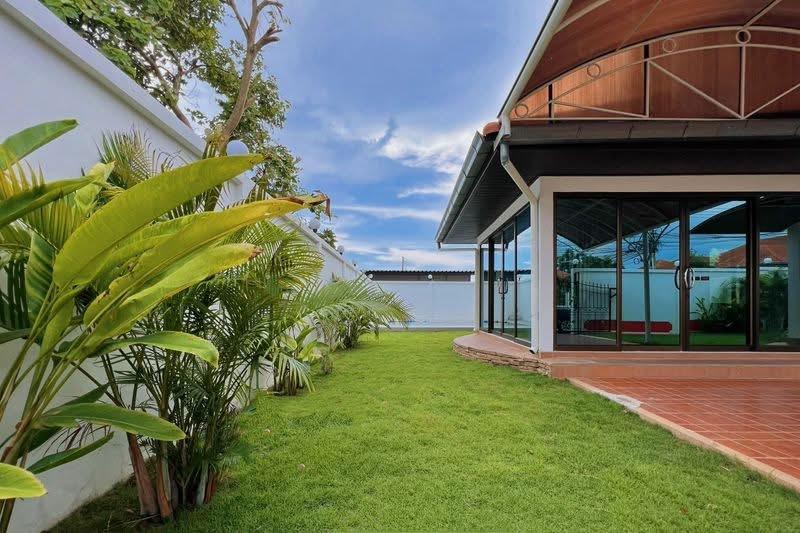 4-bedroom apartment, 220 m² in Royal Beach View - photo 2
