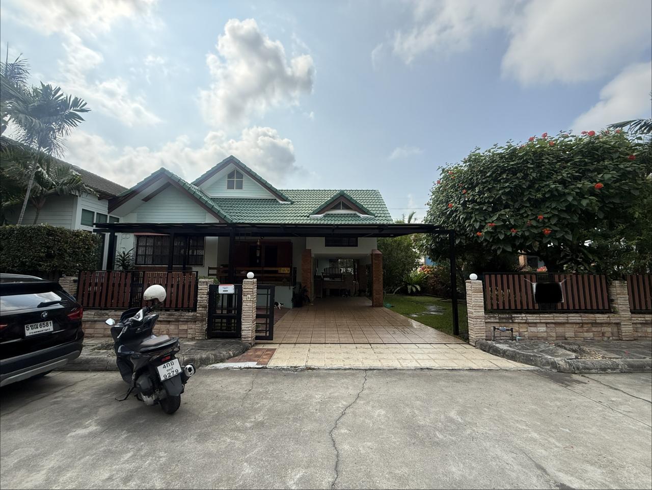 House, 3 bedrooms, 300 m² - photo 1