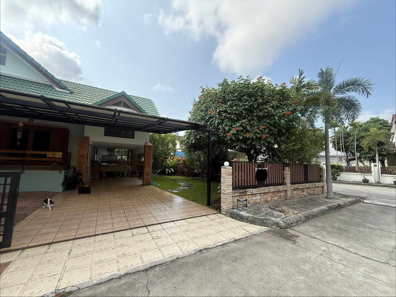 House, 3 bedrooms, 300 m² - photo 2