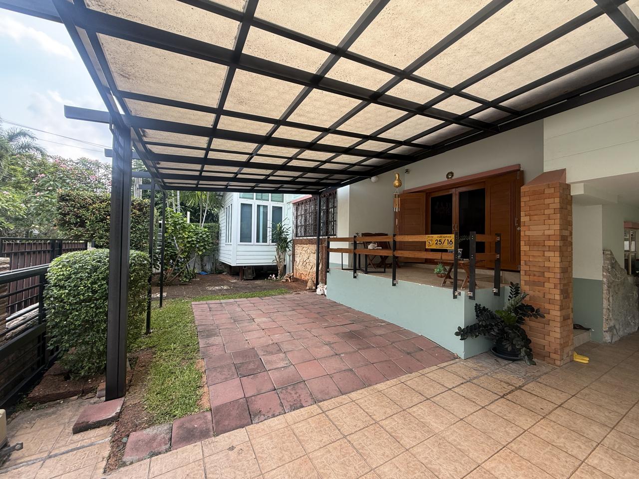 House, 3 bedrooms, 300 m² - photo 3