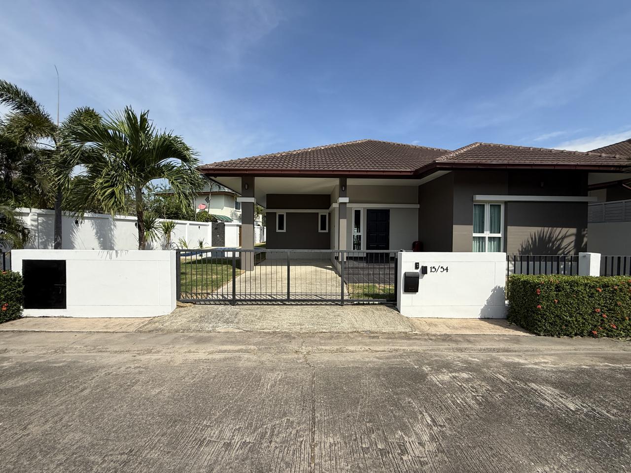 House, 4 bedrooms, 205 m² - photo 3