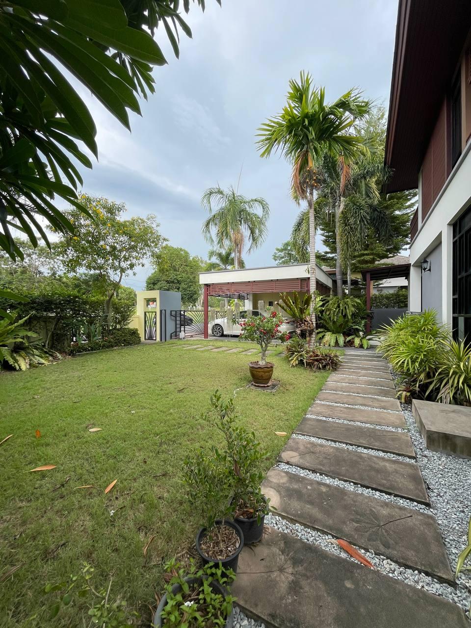 House, 3 bedrooms, 250 m² - photo 3