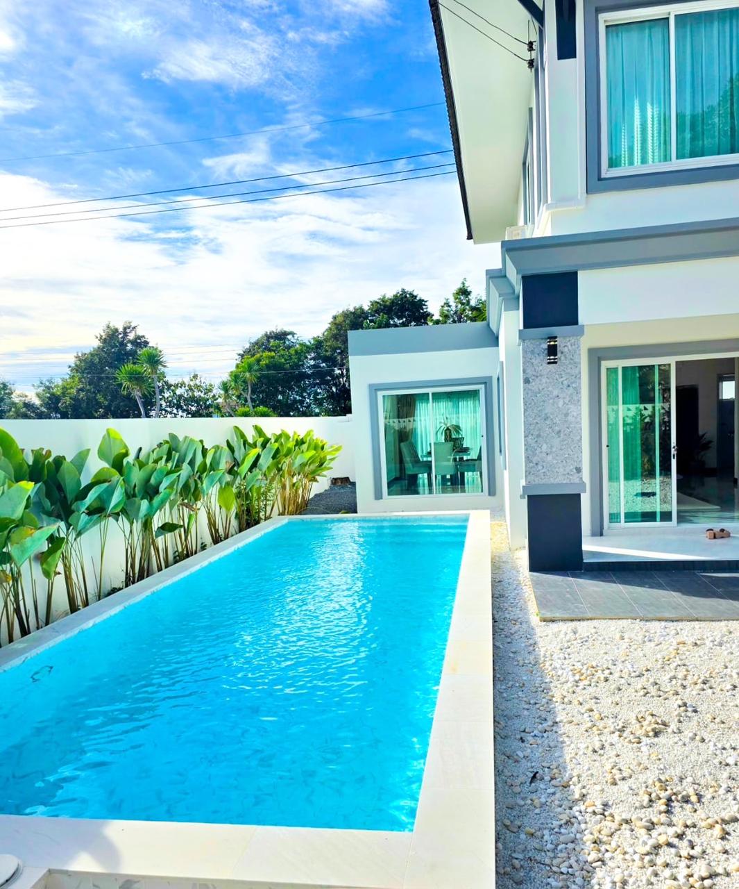 House, 5 bedrooms, 250 m² - photo 2