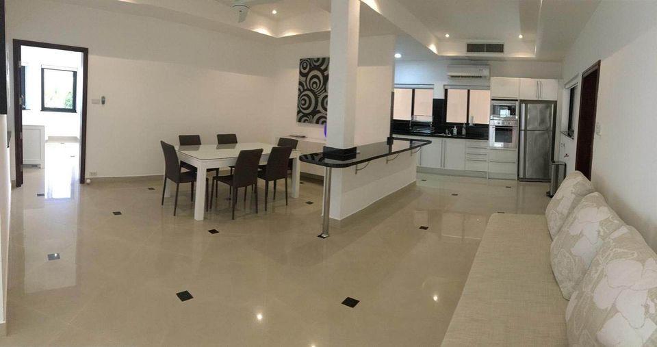 House, 3 bedrooms, 230 m² - photo 2