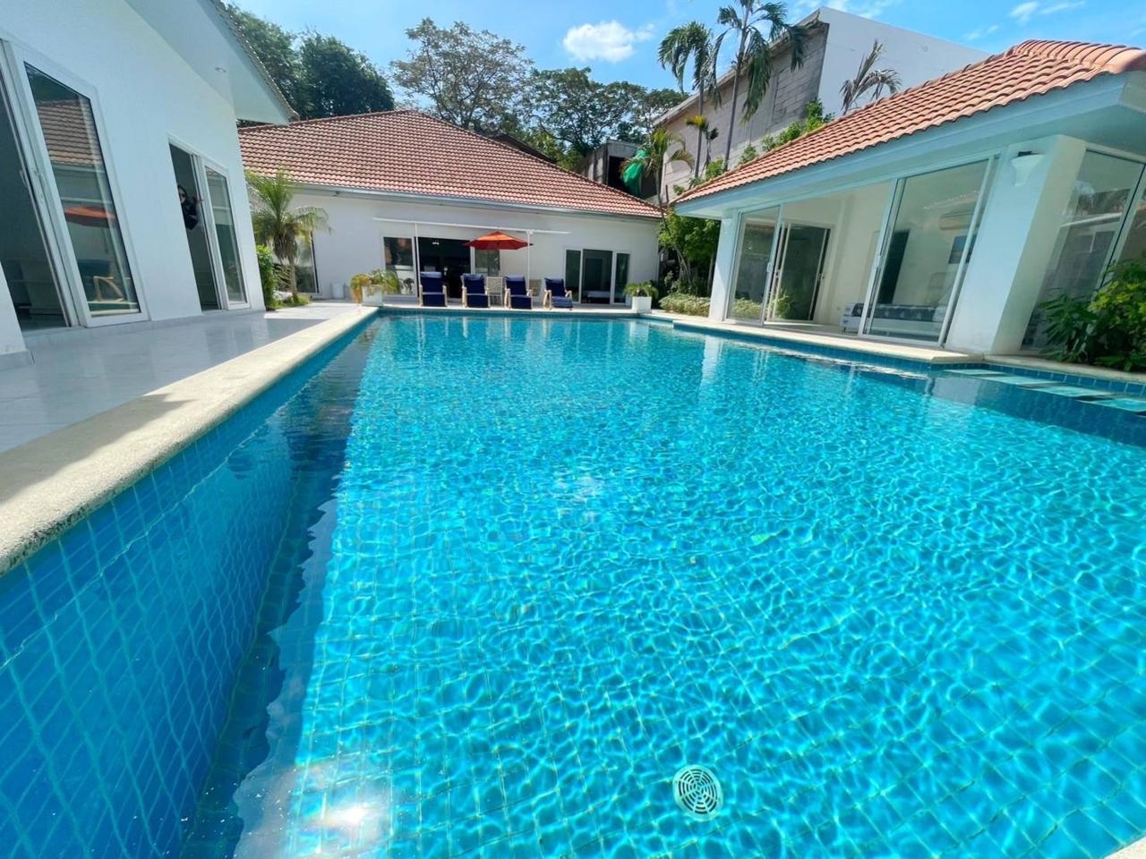 House, 12 bedrooms, 760 m² - photo 2