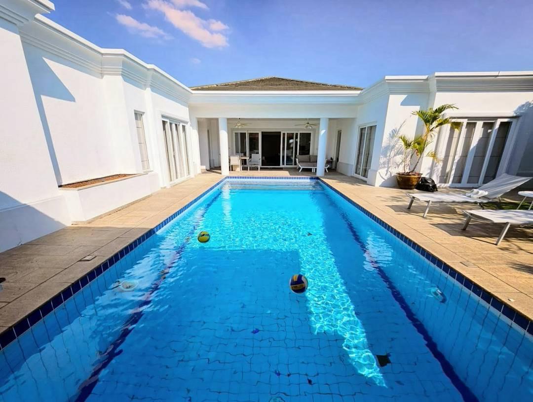 House, 4 bedrooms, 450 m² - photo 2