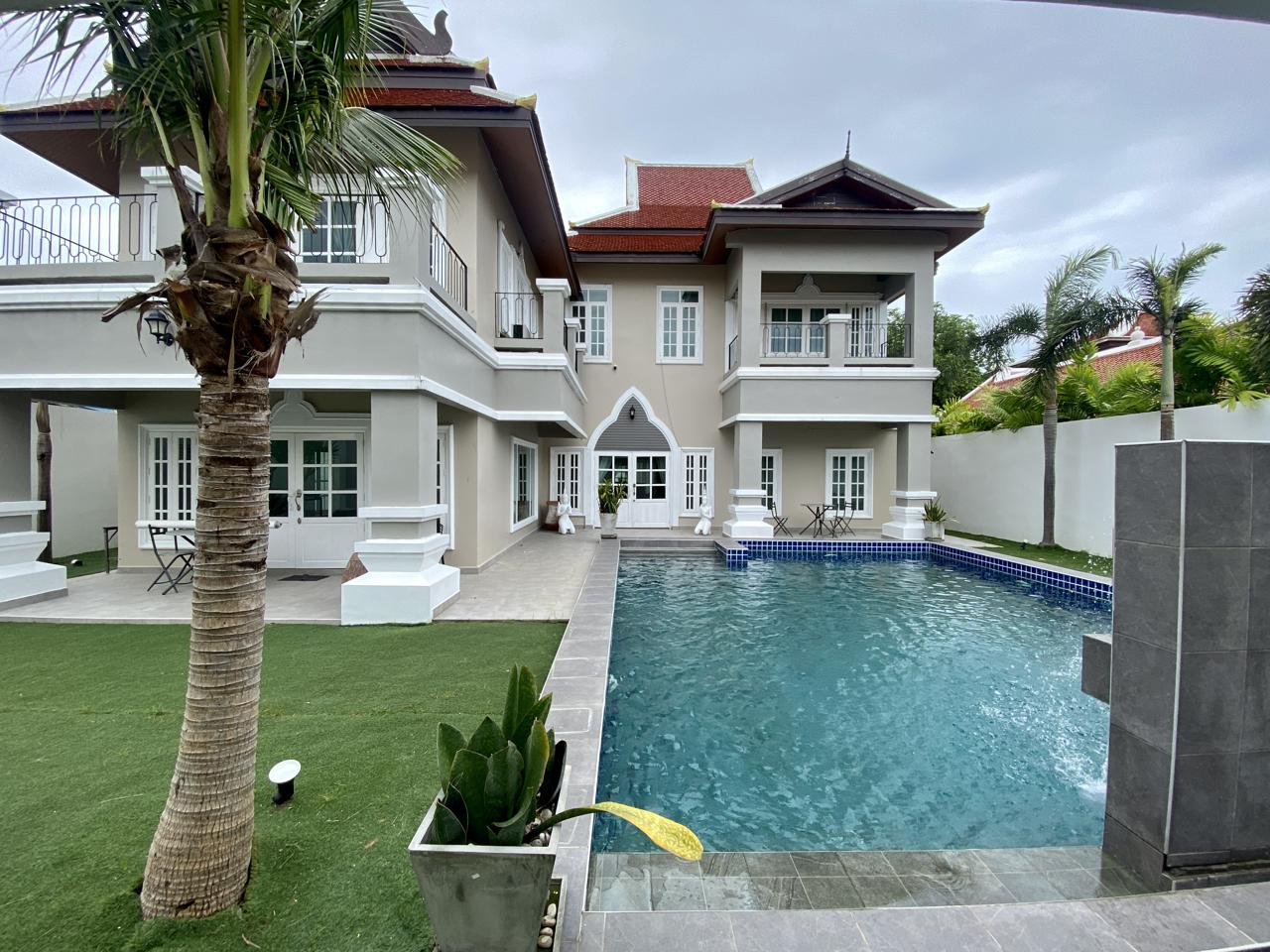 House, 6 bedrooms, 490 m² - photo 2