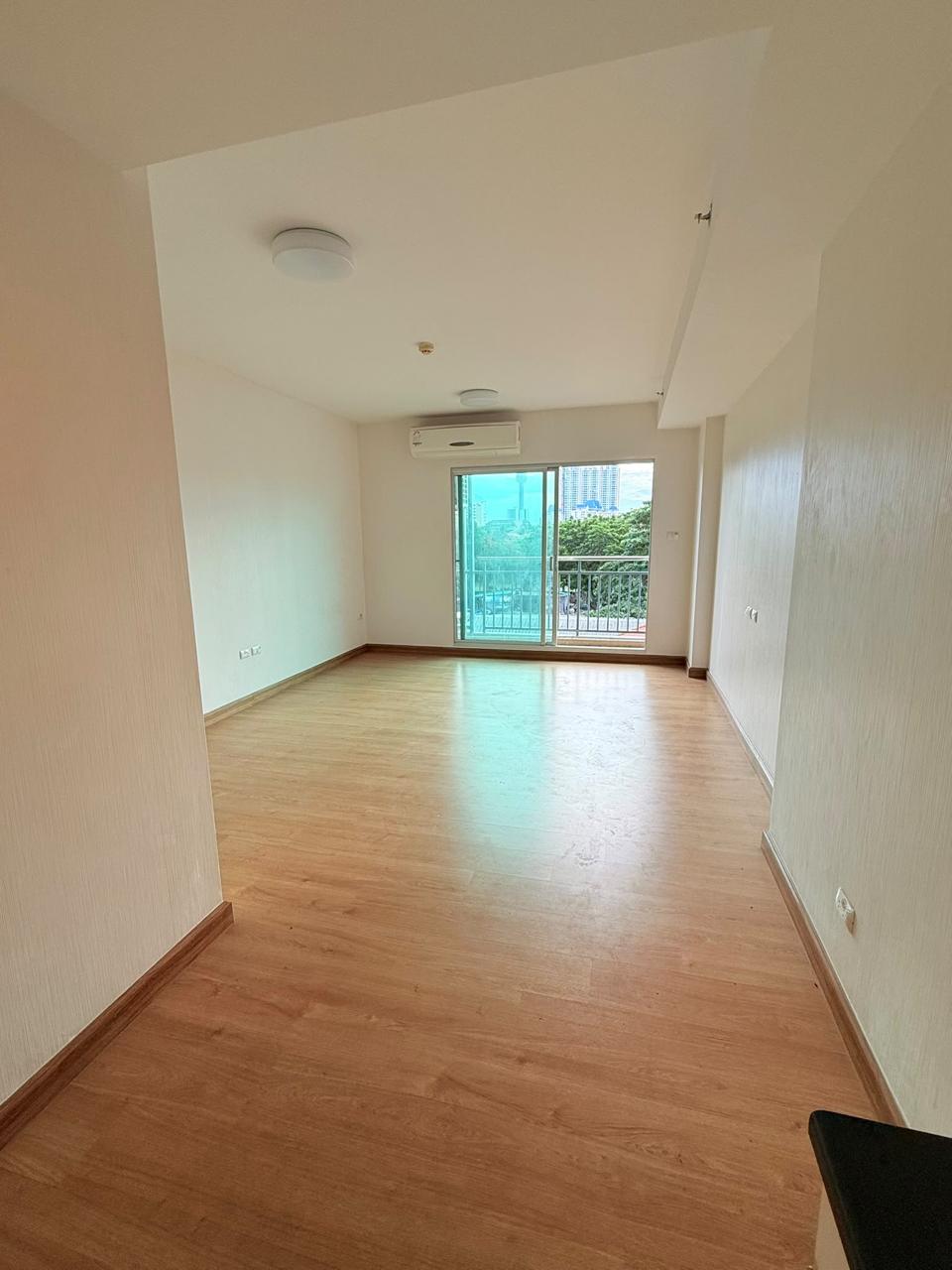 Studio, 32 m² in Supalai Mare Pattaya - photo 1