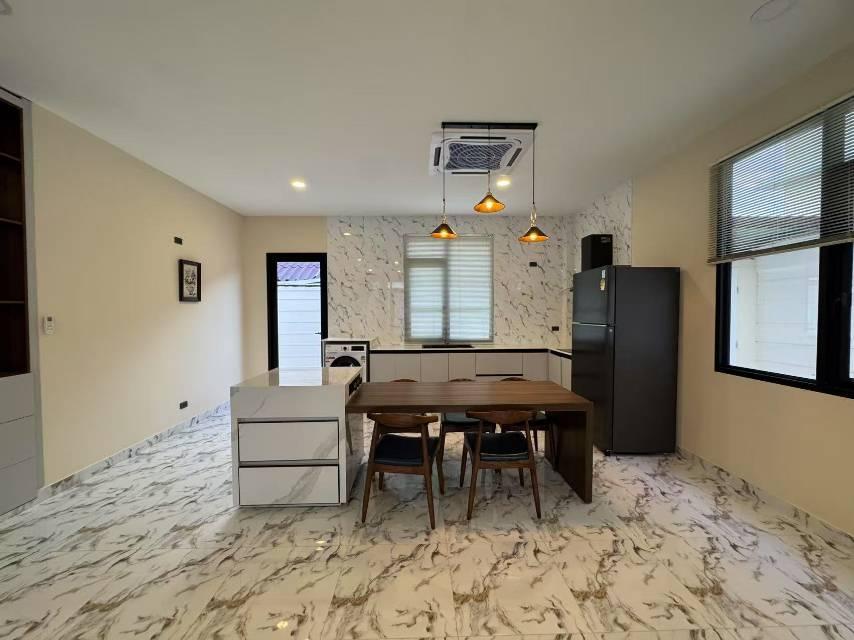 Villa, 7 bedrooms, 300 m² - photo 2