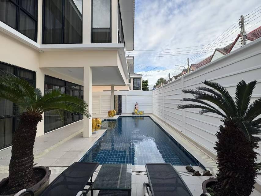 Villa, 7 bedrooms, 300 m² - photo 1