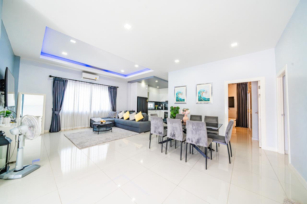 Villa, 5 bedrooms, 200 m² - photo 1