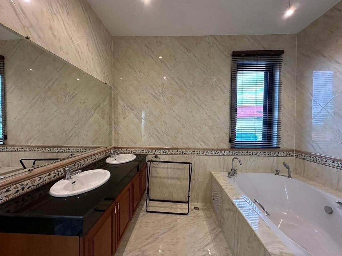 Дом, 4 спальни 500 м² — фото 2
