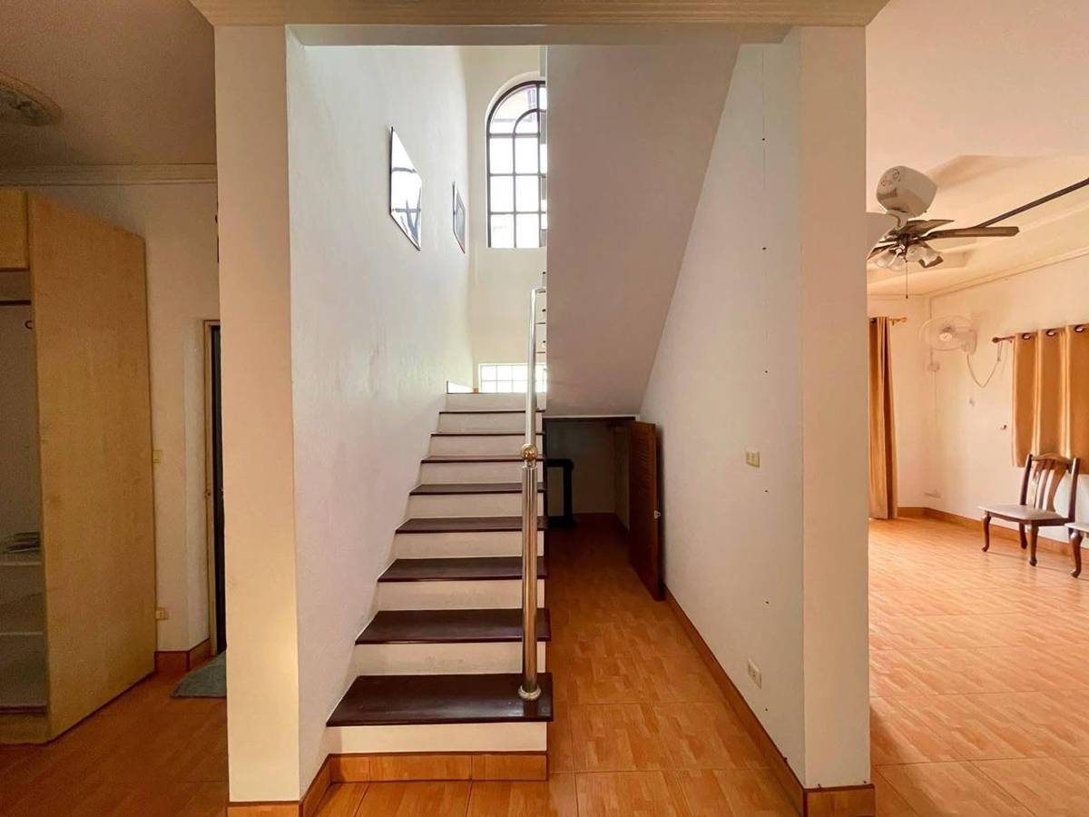 House, 4 bedrooms - photo 2