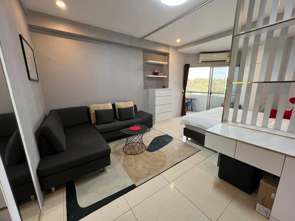 Студия 38 м² в Royal Beach Condotel Pattaya — фото 1